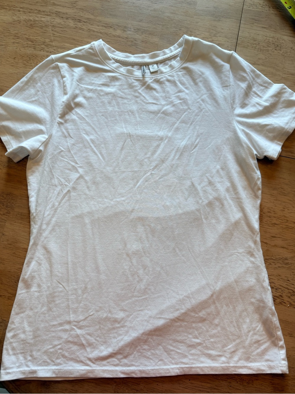 Nordstrom Woman’s White Fitted Baby Tee